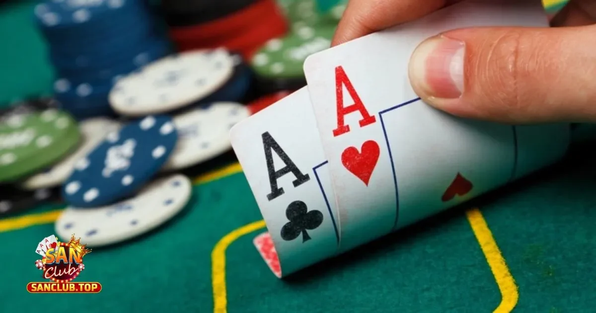 Cách Dealer Chia Bài Poker Đúng Chuyên Môn Tại SanClub 4 cach dealer chia bai poker3 1