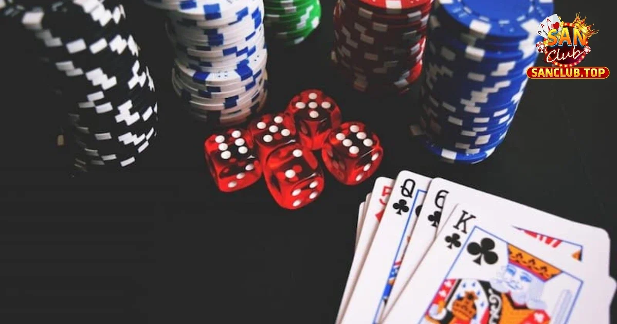 Luật Chơi Sâm Lốc Tại SANCLUB – Những Điều Bạn Cần Nắm Rõ Trước Khi Chơi 3 Một trong những quy tắc thú vị và gây cấn nhất trong trò chơi Sâm Lốc là quy tắc "thối 2"